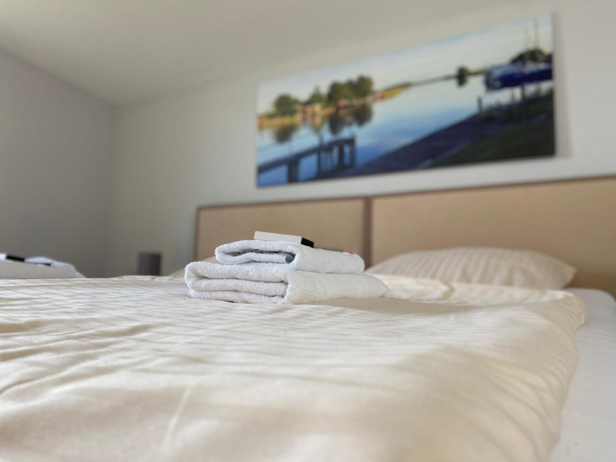 Zum Alten Faehrhaus - Bed & Breakfast Wrohm Εξωτερικό φωτογραφία